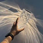 Load image into Gallery viewer, Lampe de table en cristal de diamant  - économisez sur vos factures de courant (EN PROMOTION - Stock très limité)
